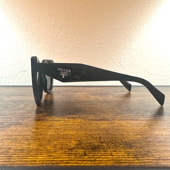 PRADA | Sunglasses PR 19ZS - Picture 4 of 7